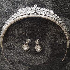 ELLEE COUTURE Boutique Madalena Swarovski Crystal Tiara With Crystal Earrings